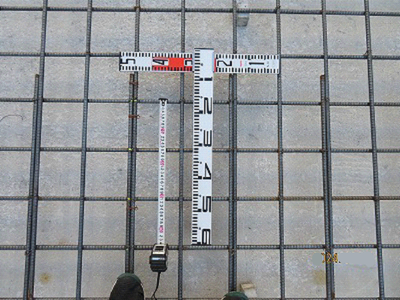 木造基礎:ベース筋の間隔を確認